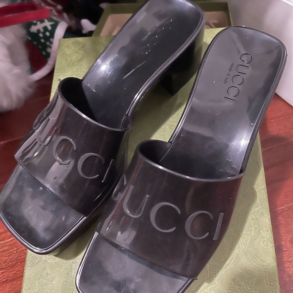 Authentic Gucci platform. Only wore once. Selling due to my heal spur. - Picture 4 of 9